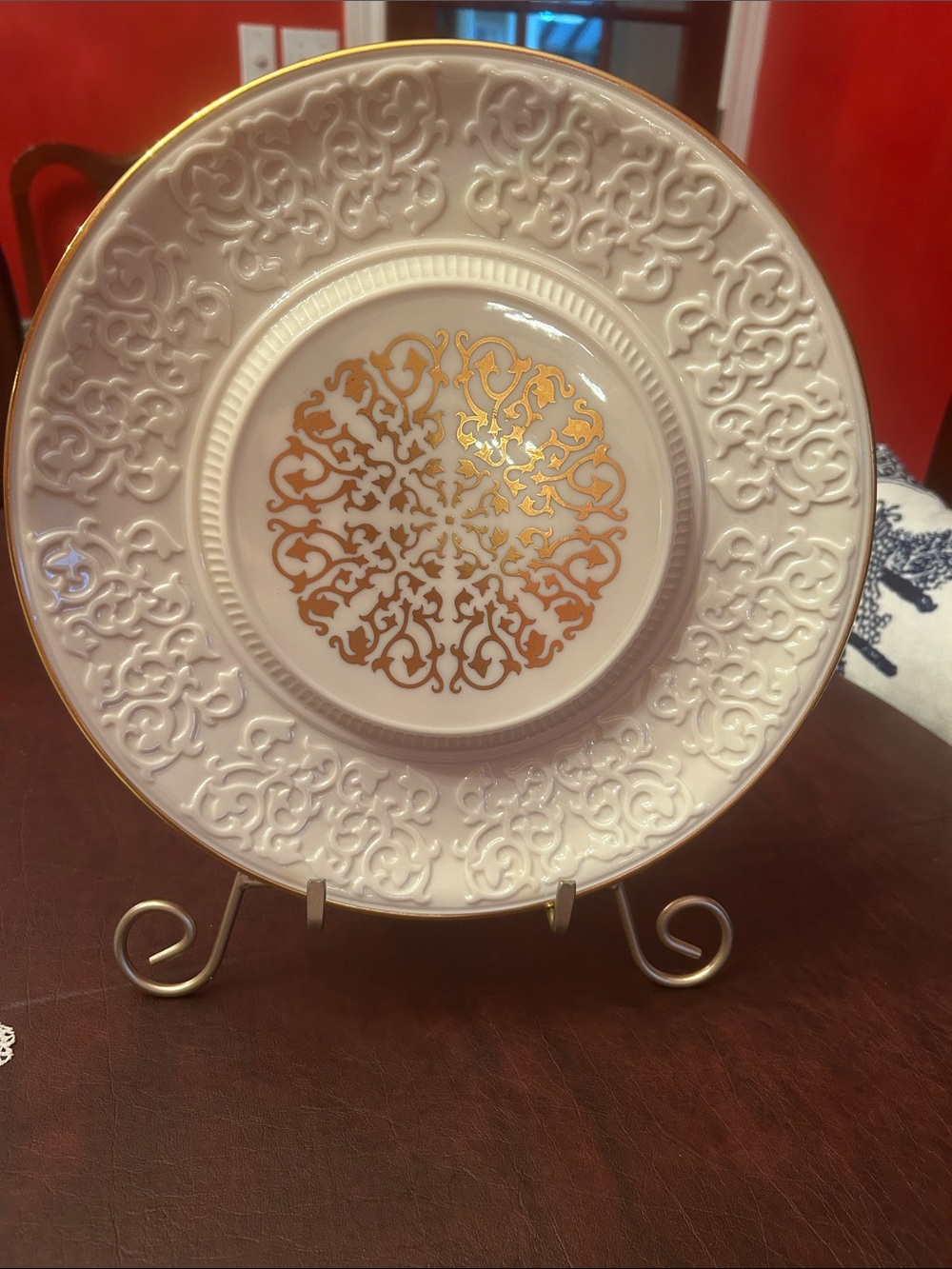 Lenox 11.5" Ivory Embossed Porcelain Snowflake Cake Platter with 24k Gold Trim